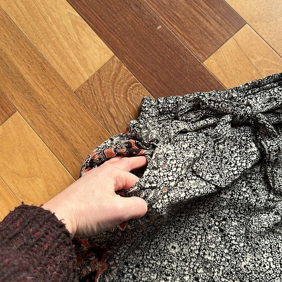 Angie Flowy Wide-Legged Pants, tie belt, size Large - Picture 4 of 16